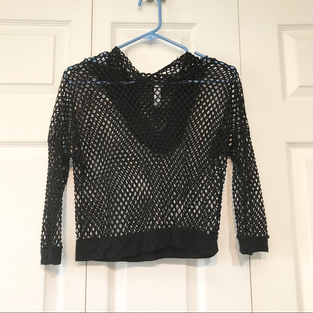 Black goth like mesh 3/4 sleeve top